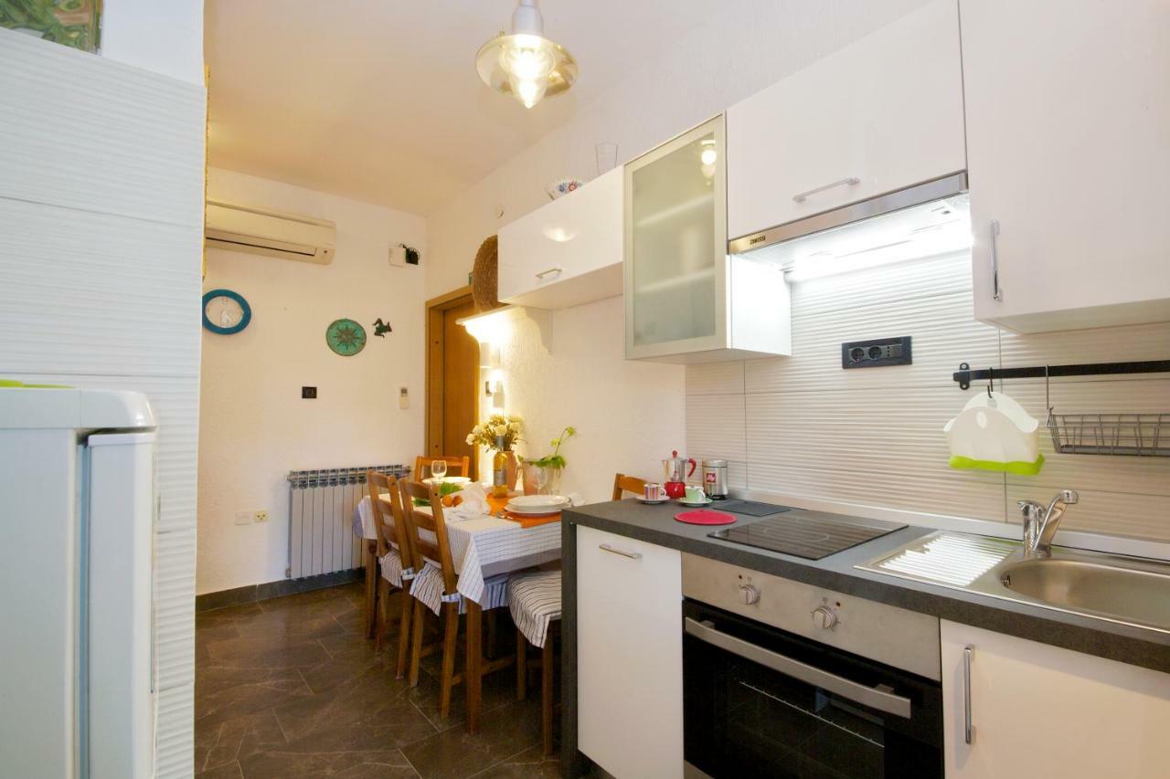 Melanija 2 Apartment Rovinj Exterior photo